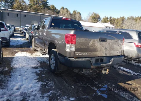 2013 Toyota Tundra Grade 4.6L V8 z USA, uszkodzony, nr VIN 5TFUM5F10DX044161